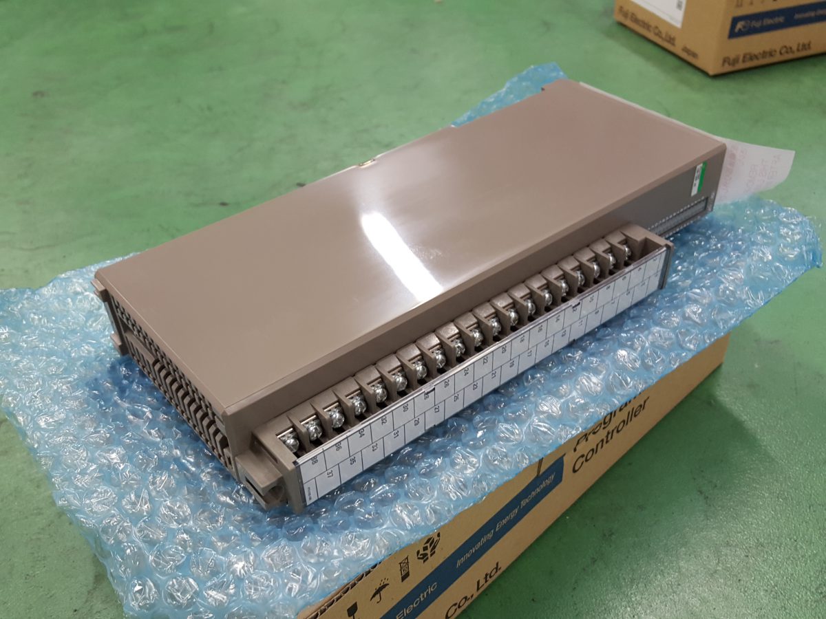 Fuji electric / MICREX-F PLC FTU155C 画像0