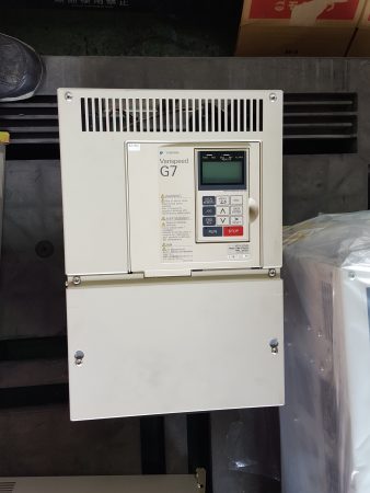 Yaskawa / Varispeed G7 Inverter CIMR-G7A4022  400V 22kW リスト0