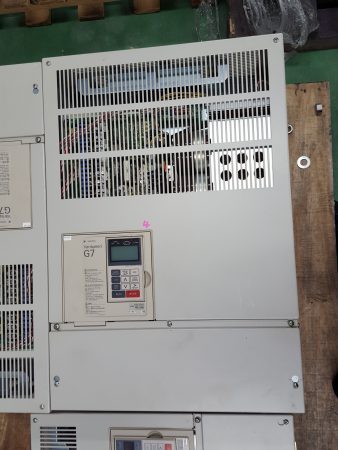 Yaskawa / Varispeed G7 Inverter CIMR-G7A4055 400V 55kW リスト0