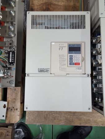 Yaskawa / Varispeed F7 Inverter CIMR-F7A4055 400V 55kW リスト0