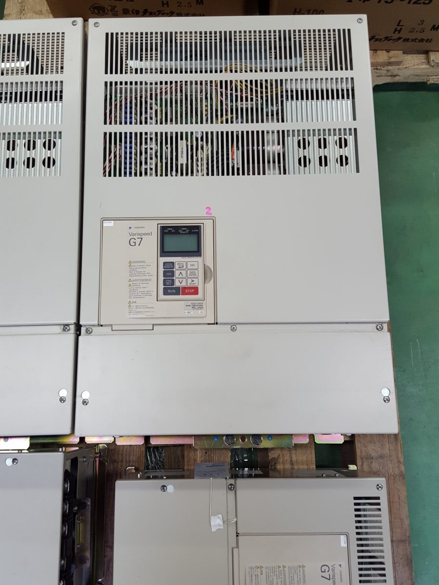 Yaskawa / Varispeed G7 Inverter CIMR-G7A4055 400V 55kW 画像0