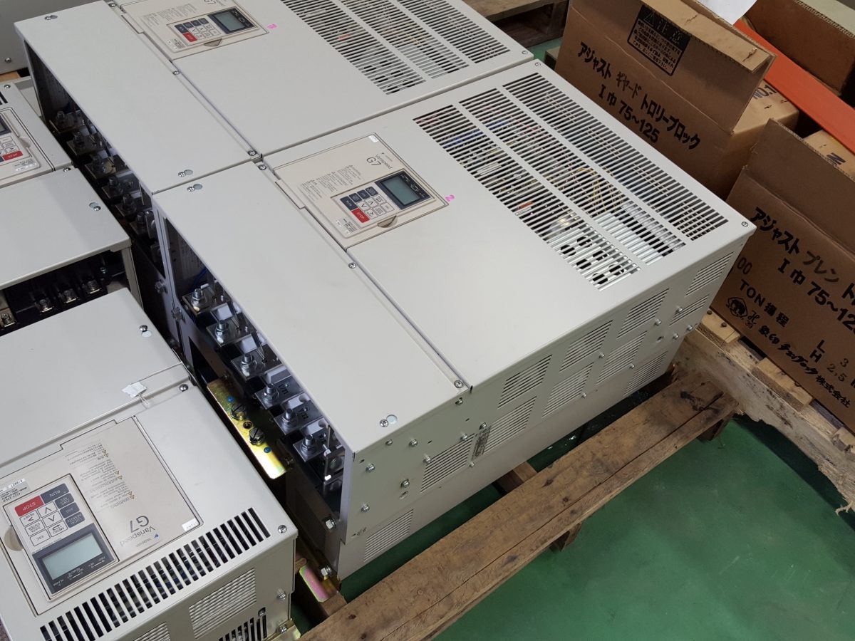 Yaskawa / Varispeed G7 Inverter CIMR-G7A4055 400V 55kW 画像1