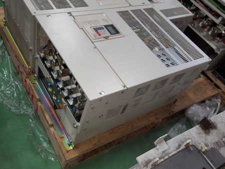 Yaskawa / Varispeed G7 Inverter CIMR-G7A4055 400V 55kW リスト1