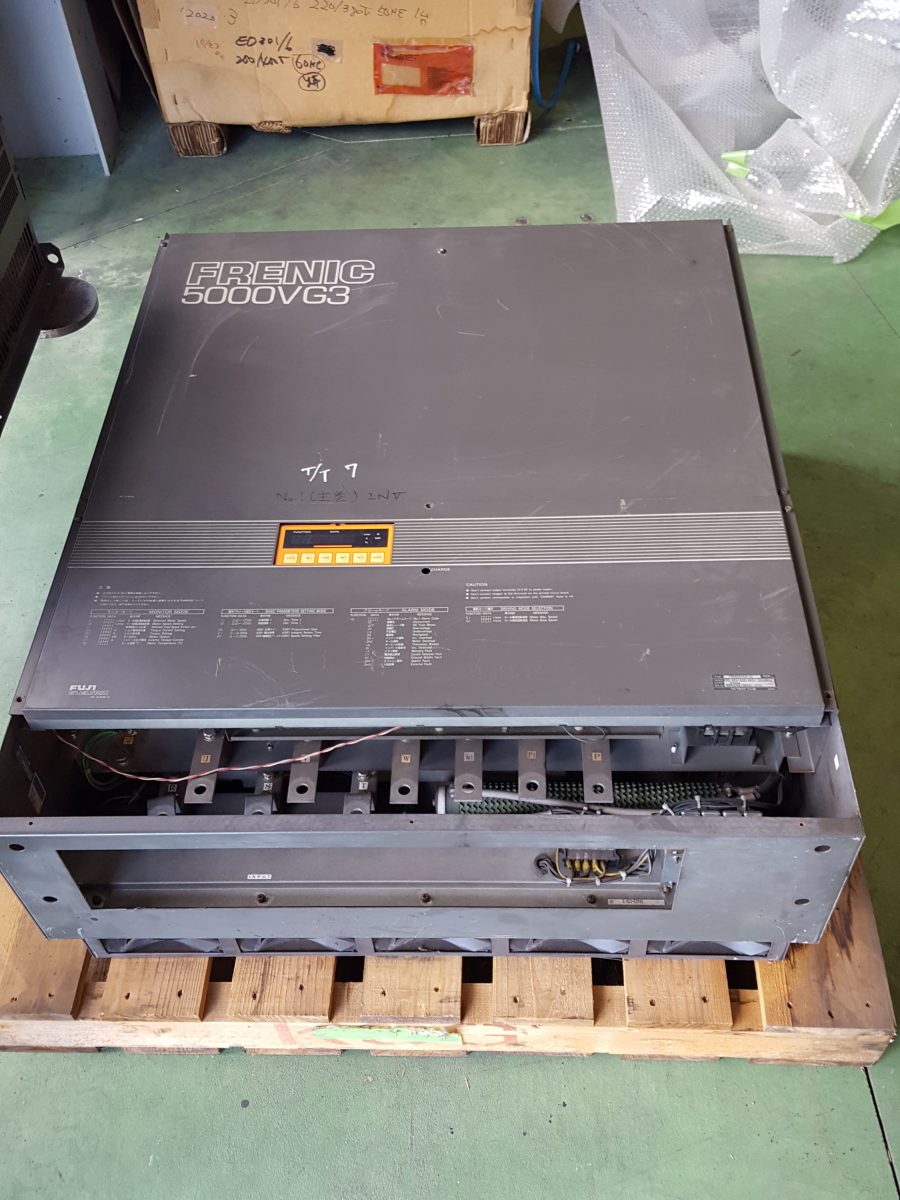 Fuji electric / FRENIC5000 VG3 Inverter FRN200VG3-4Z 画像0