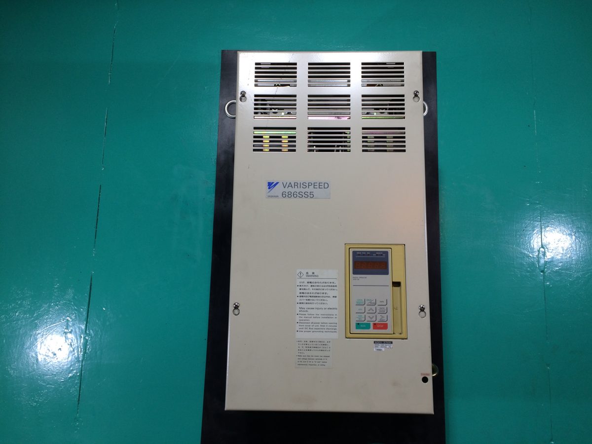 Yaskawa / Varispeed 686SS5 Inverter CIMR-SSA4037 400V 37kW 画像0