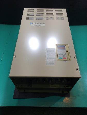 Yaskawa / Varispeed 686SS5 Inverter CIMR-SSA4055 400V 55kW リスト0