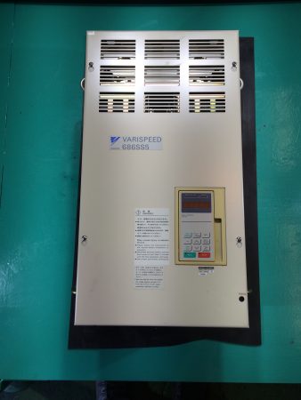 Yaskawa / Varispeed 686SS5 Inverter CIMR-SSA4037 400V 37kW リスト0