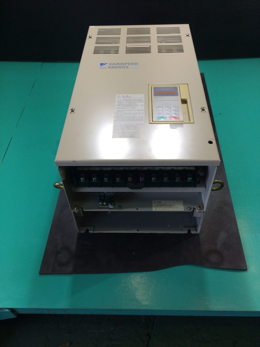 Yaskawa / Varispeed 686SS5 Inverter CIMR-SSA4037 400V 37kW 画像1