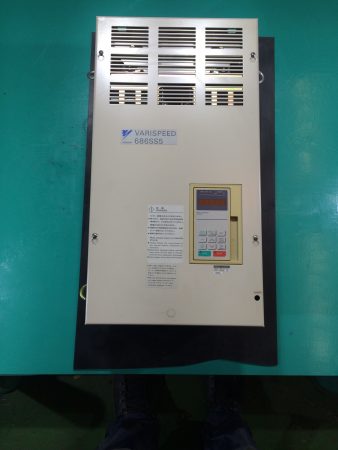 Yaskawa / Varispeed 686SS5 Inverter CIMR-SSA4037 400V 37kW リスト0