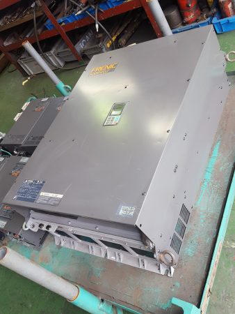 Fuji electric / FRENIC5000 VG7 Inverter FRN200VG7S-4 リスト1