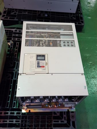 Yaskawa / Varispeed G7  Inverter CIMR-G7A4055 400V 55kW リスト0
